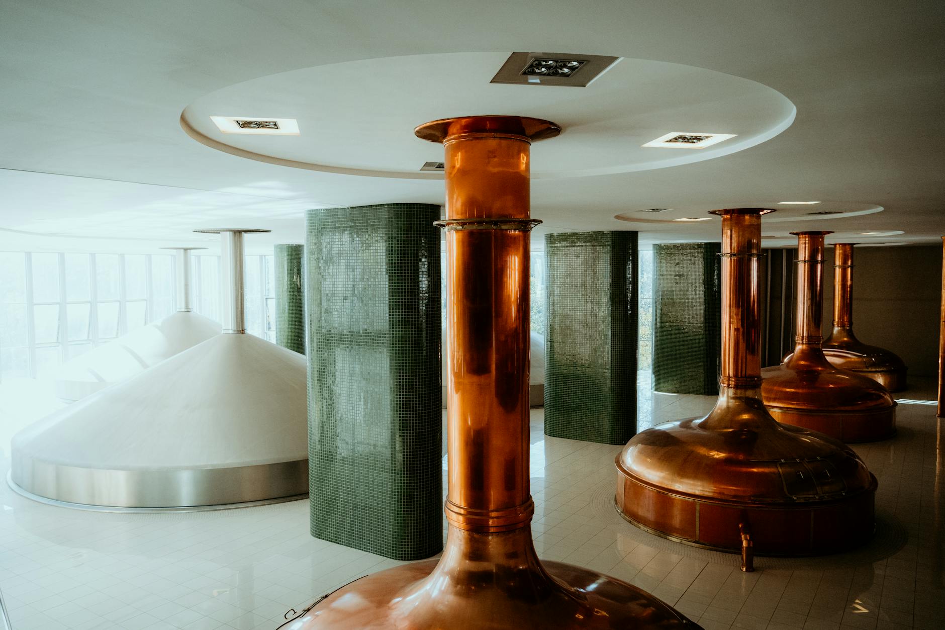 Sudhaus des Brauhaus Mostviertel mit kupfernen Braukesseln
